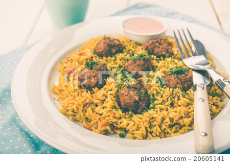 Curry rice with meatballs Curry rice with meatballs 20605141