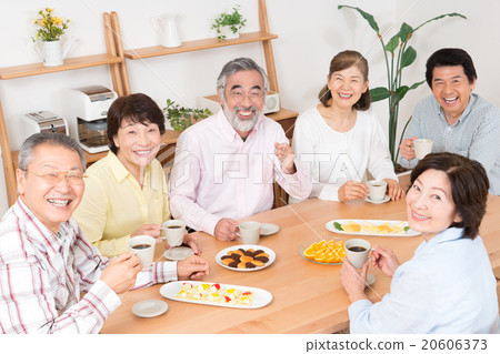 Active Senior 20606373