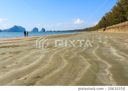 sweetheart on beach 20610358