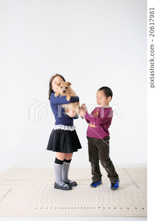 Children and dogs, family, pet, family, hugging girls, boys, girls, dog 20617981