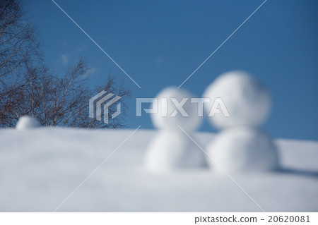Blue sky and snowman Blue sky and snowman 20620081