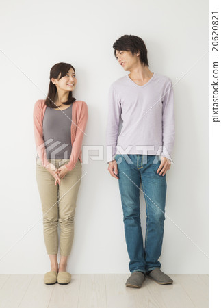 Portrait Young couple 20620821