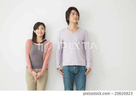 Portrait Young couple 20620823