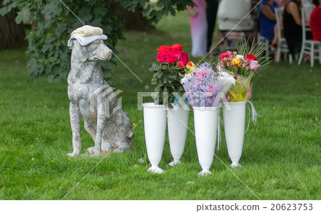 Stone statue of a dog Stone statue of a dog 20623753