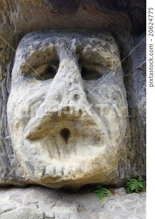 Frightening Stone Head 20624775