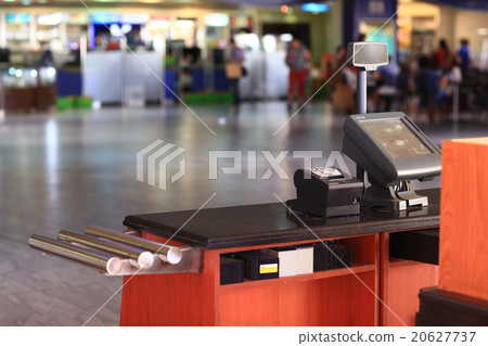 cash register in the supermarket 20627737