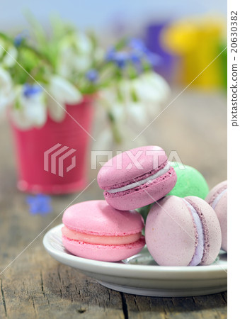 still life with macaroons and spring flowers still life with macaroons and spring flowers 20630382
