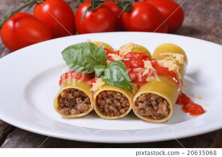Italian cannelloni pasta with meat, tomato sauce 20635068