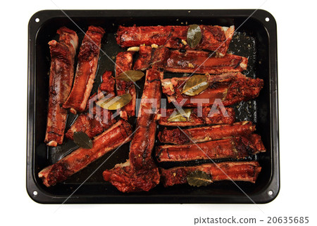 smoked pig ribs 20635685