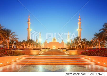 Sheikh Zayed Grand Mosque at dusk, Abu-Dhabi Sheikh Zayed Grand Mosque at dusk, Abu-Dhabi 20637623