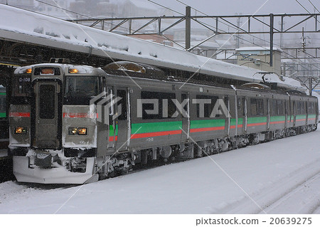 Train stopping at Otaru station Train stopping at Otaru station 20639275