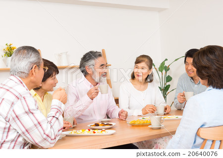 Active Senior Active Senior 20640076