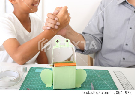 Making a savings box for summer vacation 5. Completion 20641972