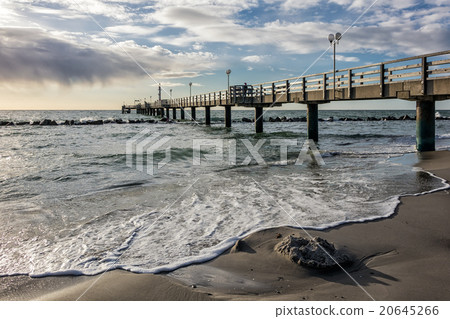 Pier 20645266