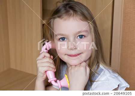 Cute girl five years old 20649105