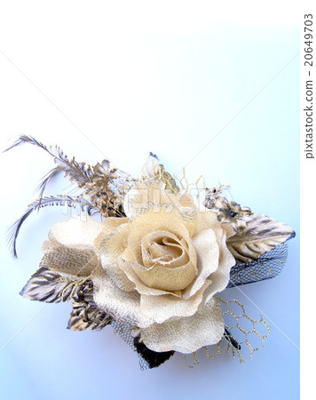 金玫瑰胸花（手工製作） 20649703