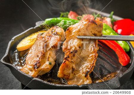 脆皮烤品牌用品牌黑豬鐵鍋烤豬肉 20649908