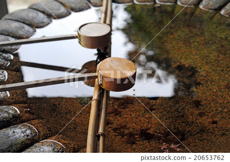Izumi-ji Temple moon viewing towers 20653762