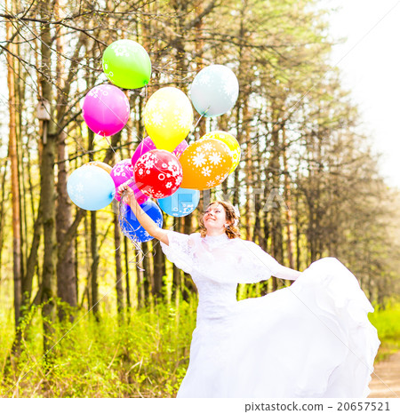 bride with balloons outdoor bride with balloons outdoor 20657521