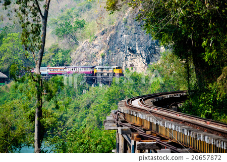 訓練橫渡泰國泰國保釋鐵路Alhill橋樑橋樑 20657872