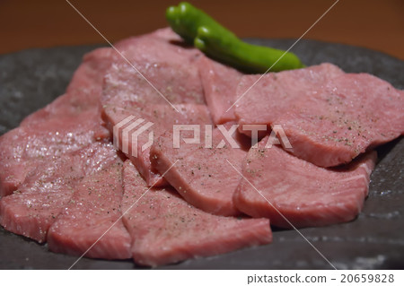 Salt pepper taste of thick cut beef tongue 20659828