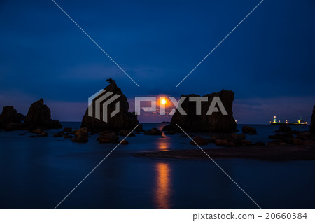 Wakayama Full Moon and Hashima Rock 20660384