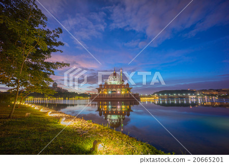 Majestic Sunrise at Putra Mosque, Putrajaya 20665201