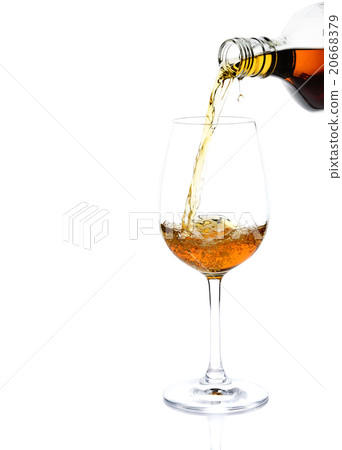pour whisky into glass pour whisky into glass 20668379