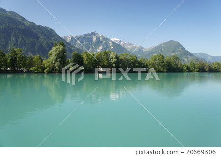 早晨冰川湖 20669306