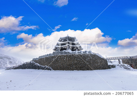 Deogyusan mountains and morning fog in winter 20677065