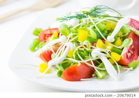 Fresh spring salad. 20679014