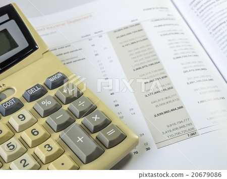 Investment and Financial analysis and reporting. Investment and Financial analysis and reporting. 20679086