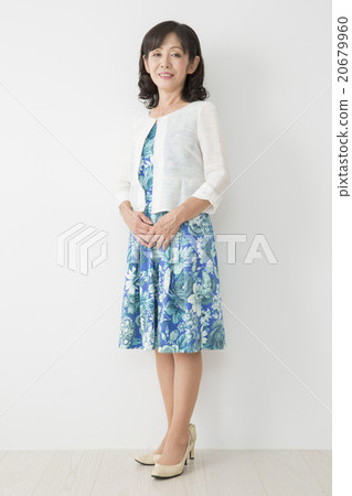 Senior women portrait 20679960