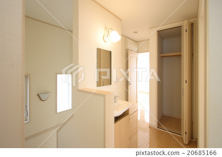 Image construction example in which a vanity dressing table and storage are installed in the second floor of the house 20685166