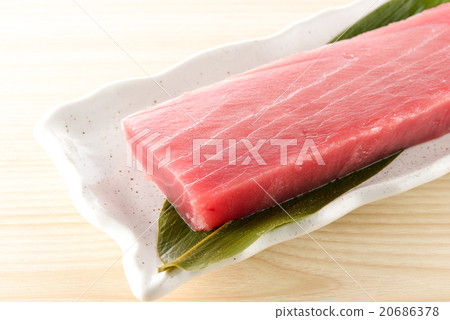 Tuna strip 20686378