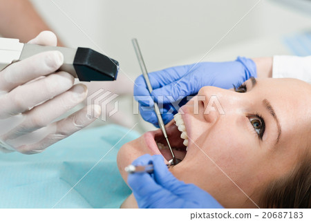 Ceramic tooth reconstruction 20687183