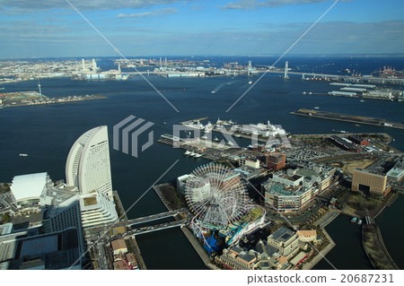 Overlooking Yokohama on a sunny day 20687231