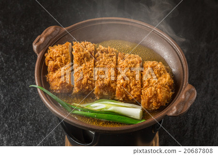 煮日本料理豬排和雞蛋日本料理 煮日本料理豬排和雞蛋日本料理 20687808