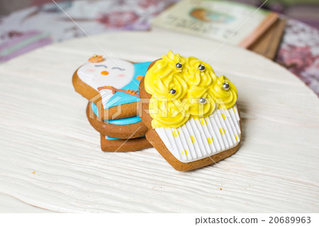 the original baking - gingerbread cupcakes the original baking - gingerbread cupcakes 20689963