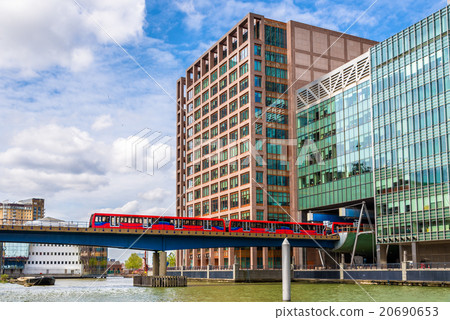 Docklands Light Railway in Canary Wharf district 20690653