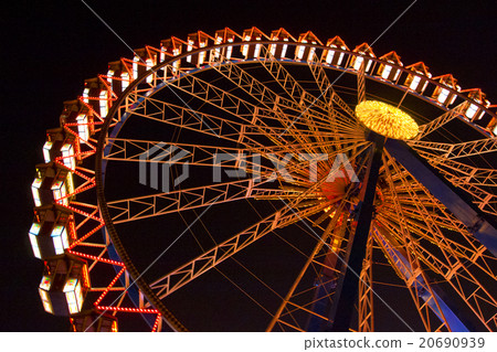 Ferris wheel at the Oktoberfest at night Ferris wheel at the Oktoberfest at night 20690939