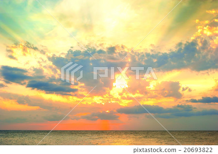 Sea sunset 20693822