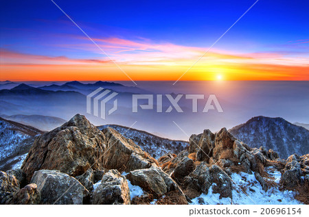 Beautiful Landscape at sunset on Deogyusan. 20696154