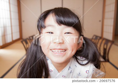 家庭旅行兒童/女兒微笑 家庭旅行兒童/女兒微笑 20697576