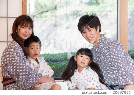 Home relaxing in Yukata Relaxing spa hot spring inns 20697935