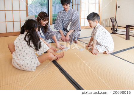 Family trip everyone and a card ramen's room 20698016