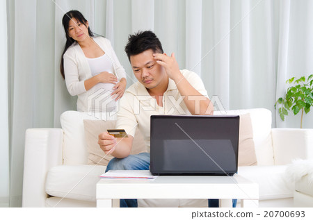 Financial stress during pregnancy 20700693