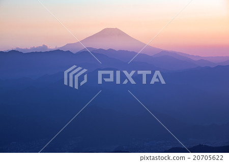 Fuji sunset floating in the fog Fuji sunset floating in the fog 20705622