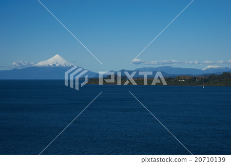 Volcanoes Osorno and Calbuco 20710139