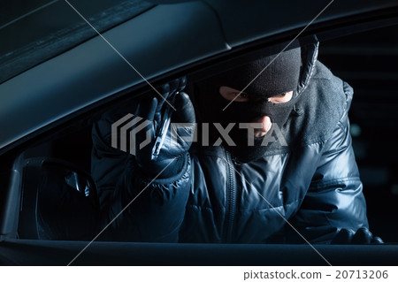 Car robber at night Car robber at night 20713206
